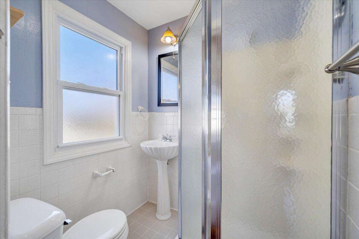 505 Republic Road Christiansburg, VA 24073 - Photo 21 of 51 Primary En-suite