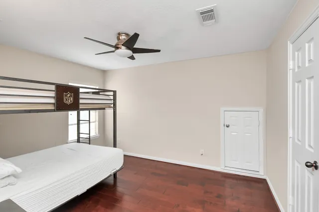 $2,700 | 11407 Creekwood Hills Lane, Houston, TX 77070