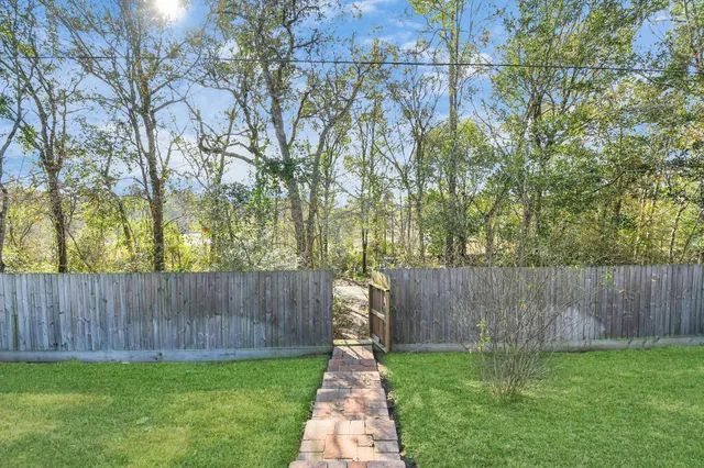 $2,700 | 11407 Creekwood Hills Lane, Houston, TX 77070