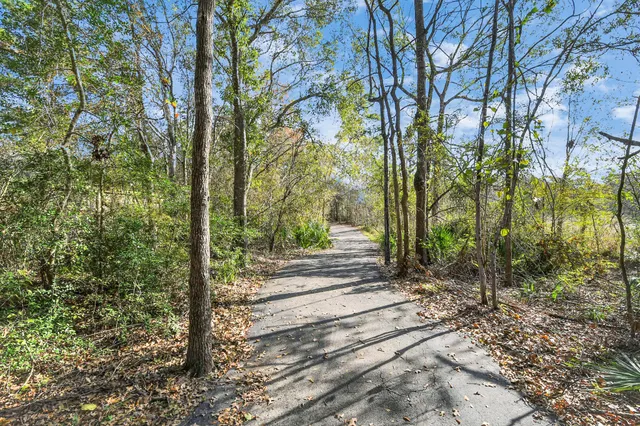 $2,700 | 11407 Creekwood Hills Lane, Houston, TX 77070