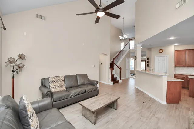 $2,700 | 11407 Creekwood Hills Lane, Houston, TX 77070