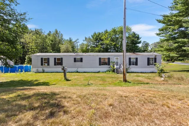 $315,000 | 209 Hampstead Road, Derry, NH 03038