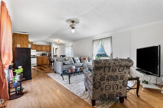 $315,000 | 209 Hampstead Road, Derry, NH 03038