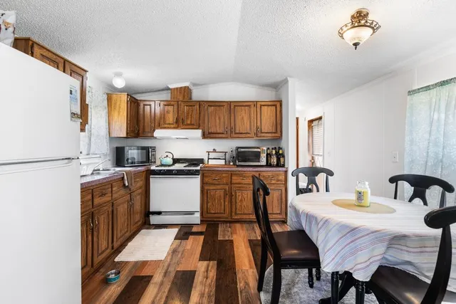 $315,000 | 209 Hampstead Road, Derry, NH 03038