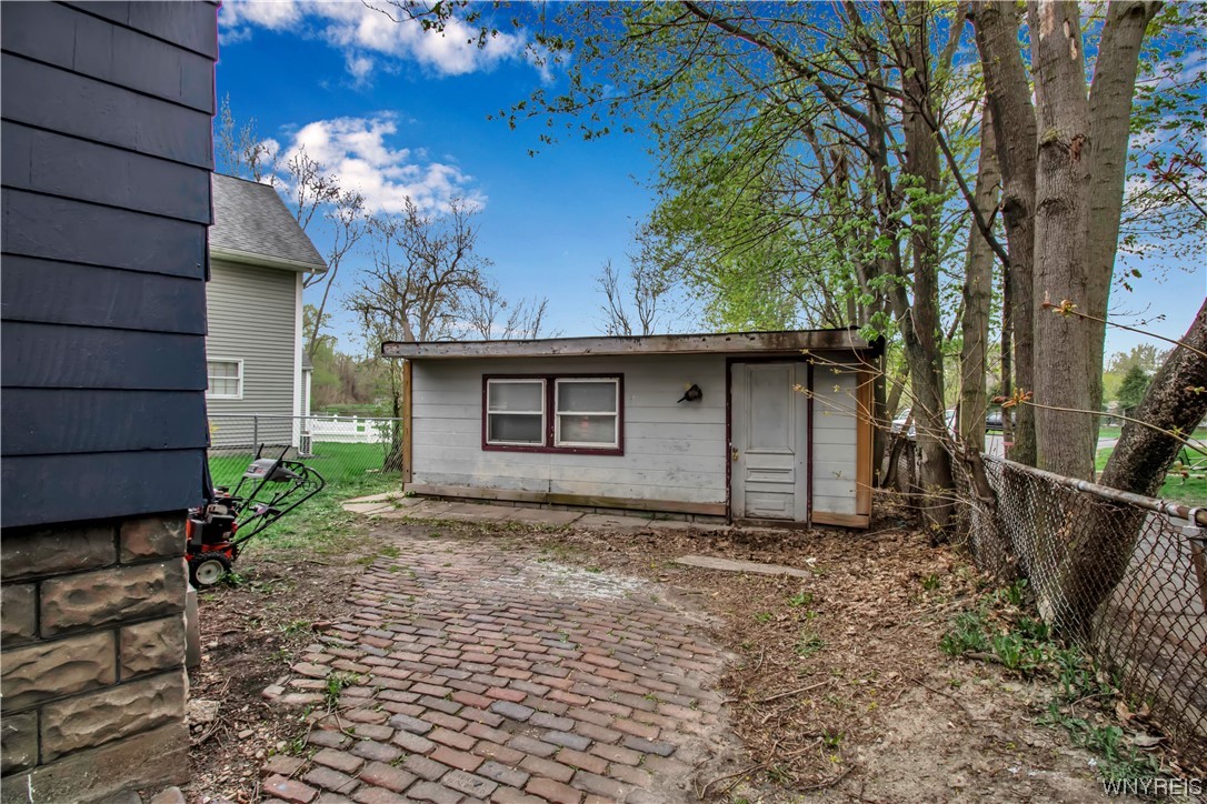 326 Main Street Tonawanda City, NY 14150 - Photo 2 of 37