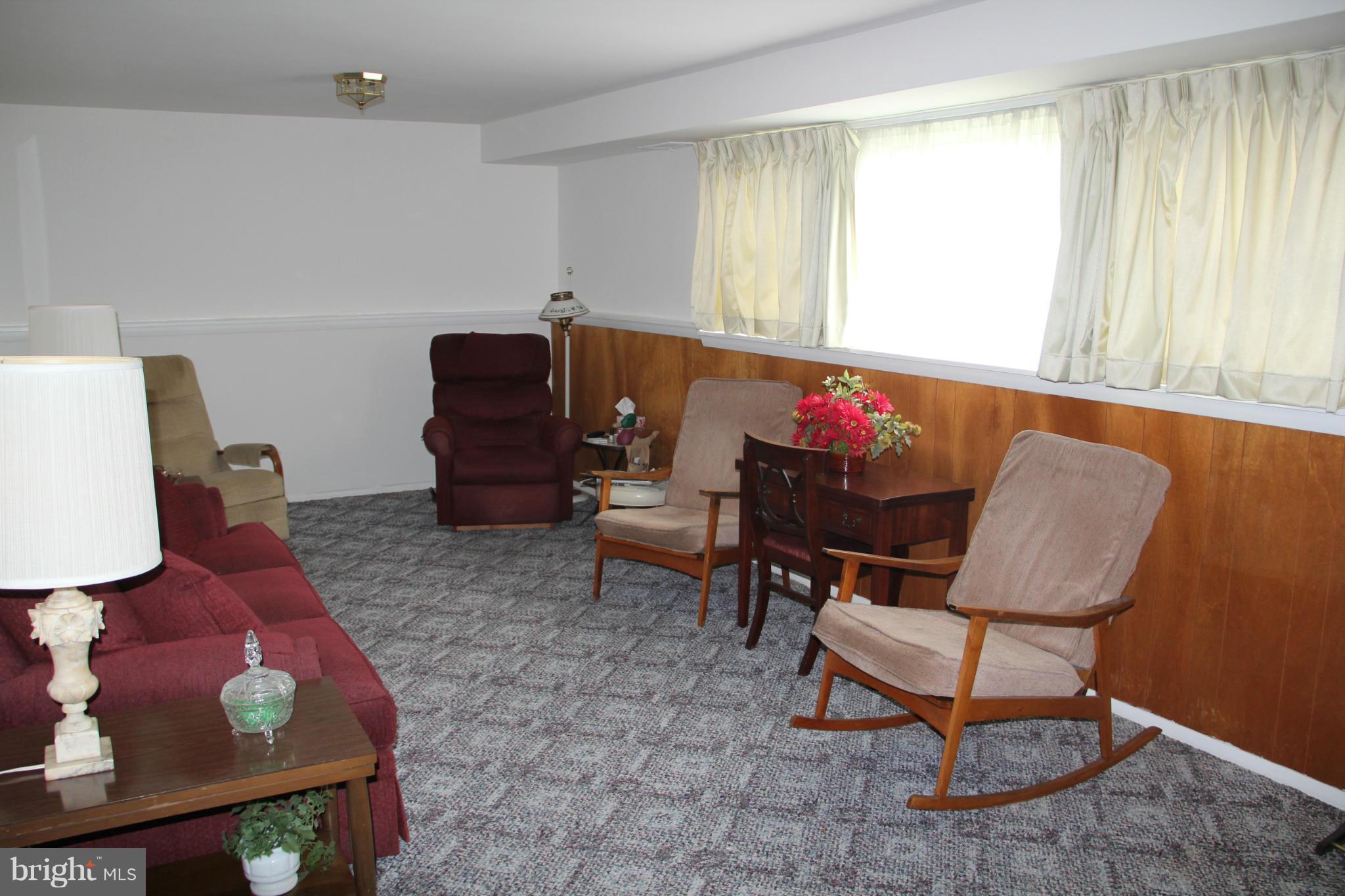 8919 Parlo Road Baltimore, MD 21236 - Photo 19 of 25 Family Room