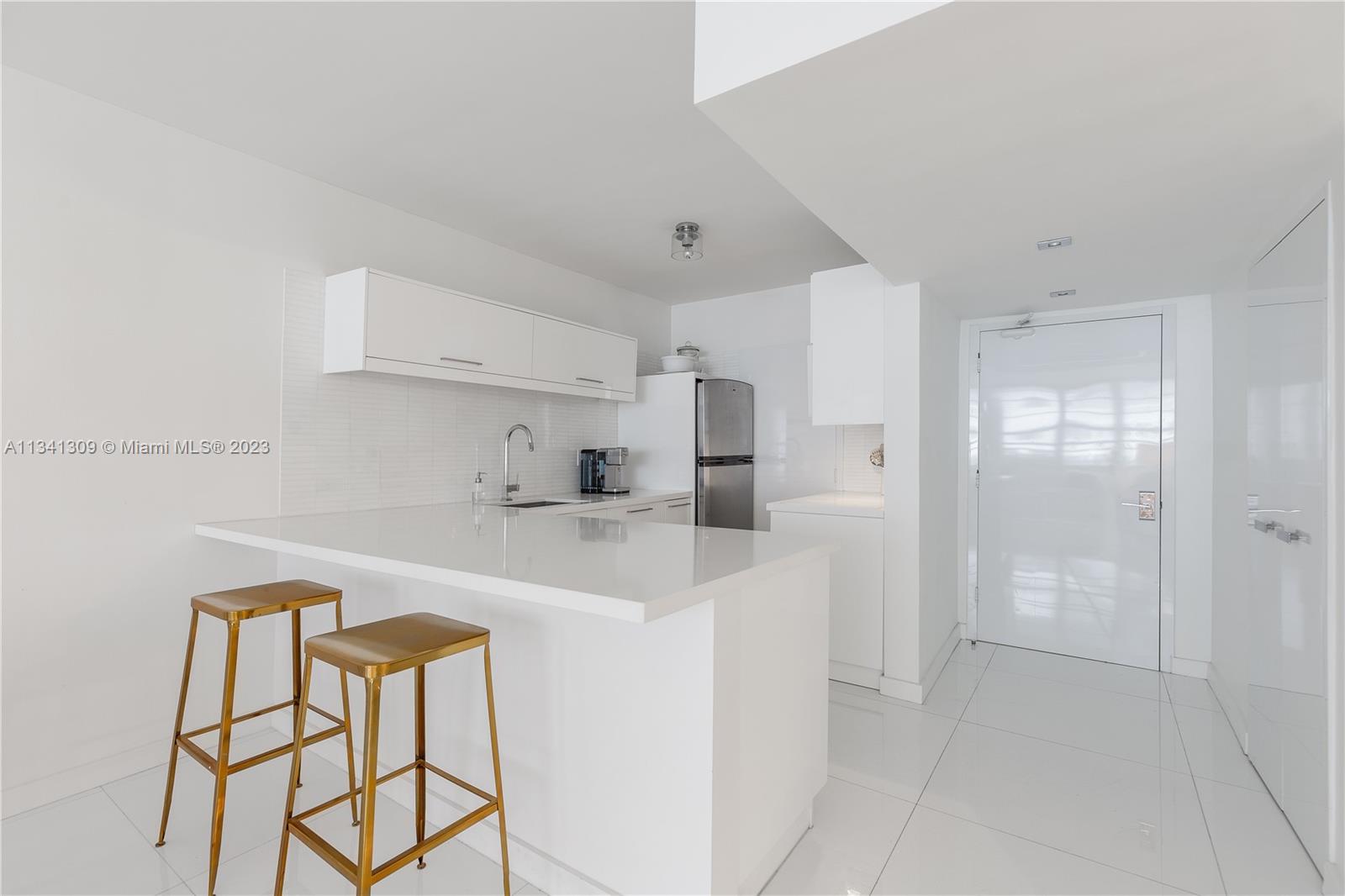 100 Lincoln Road, Unit 835 Miami Beach, FL 33139 - Photo 6 of 15 Gallery Image 6