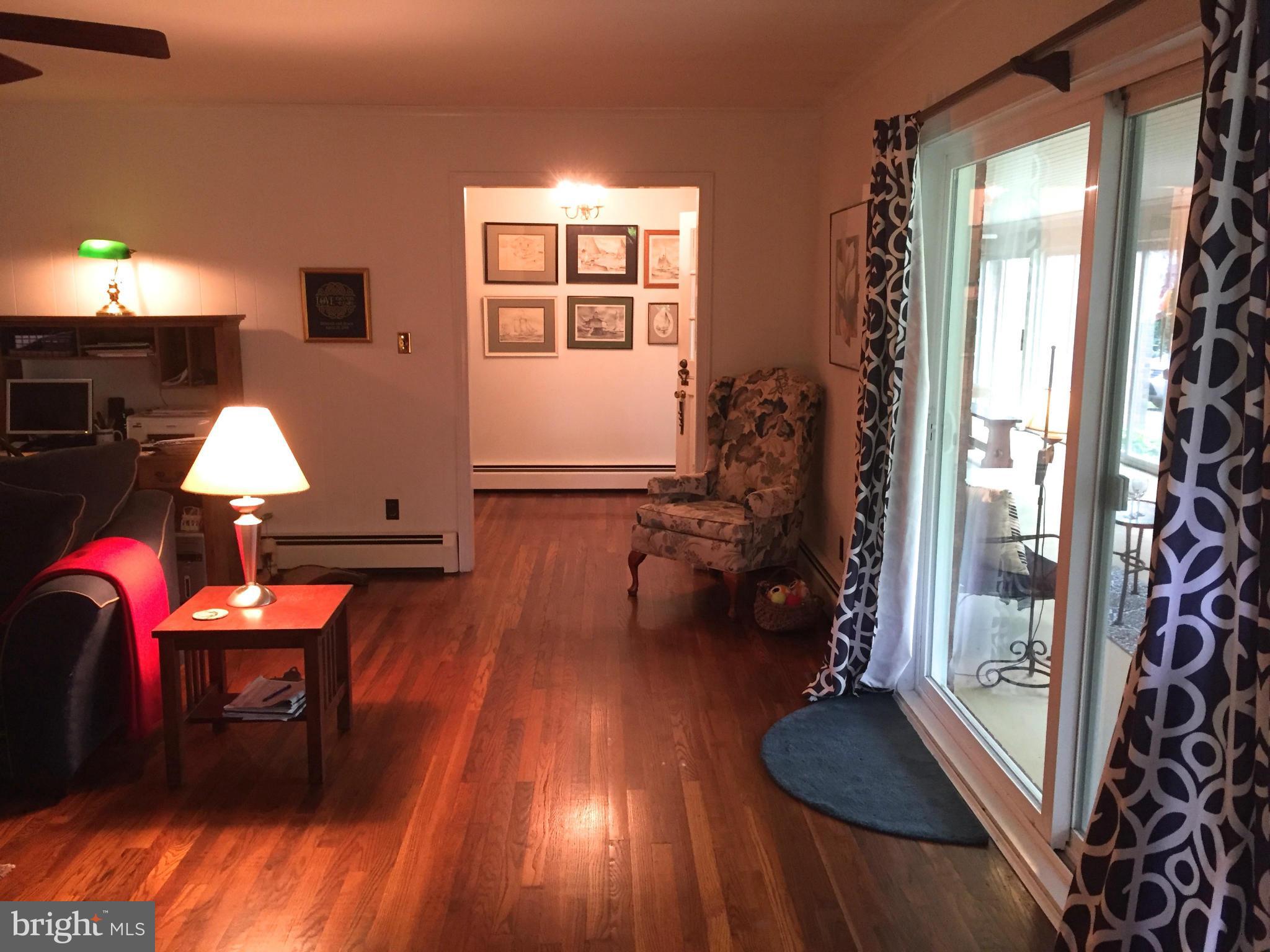 13 Hatsawap Road Cambridge, MD 21613 - Photo 12 of 30 Family Room