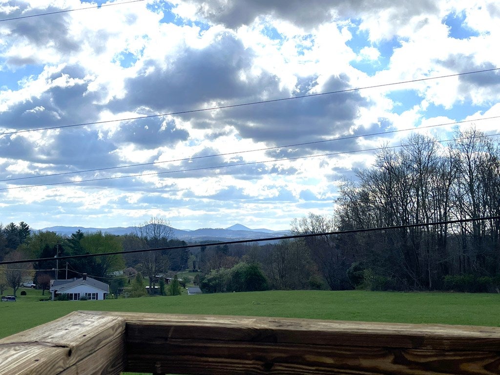 586 Deer Ridge Road Hillsville, VA 24343 - Photo 15 of 34 Gallery Image 15