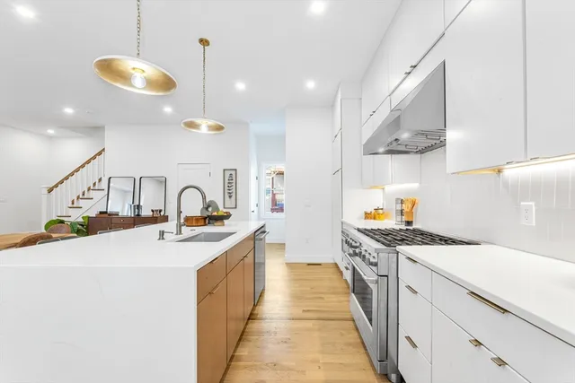 $979,000 | 142 A Birch Street, Unit A, Boston, MA 02131