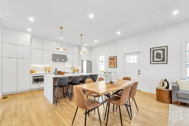 $979,000 | 142 A Birch Street, Unit A, Boston, MA 02131