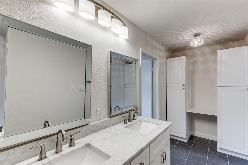 852 Northwood Road Fort Worth, TX 76107 - Photo 14 of 20
