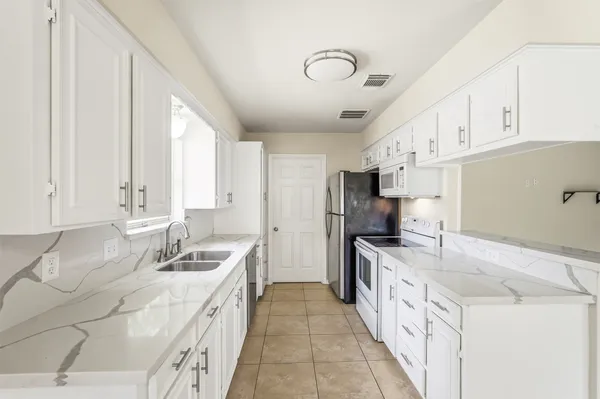 $2,000 | 12607 Dakar Drive, Houston, TX 77065