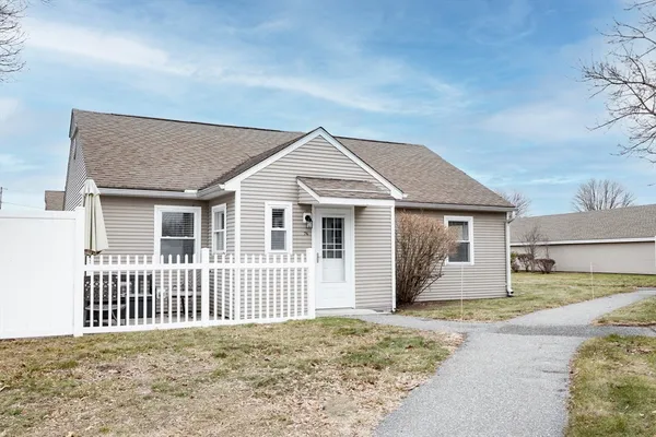 $234,900 | 76 Kelley Road, Unit 76, Chicopee, MA 01022