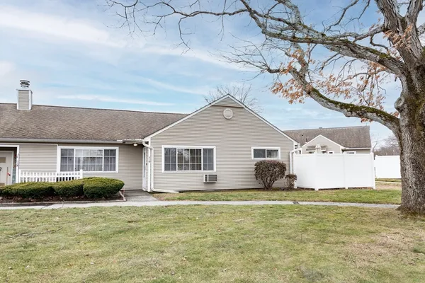 $234,900 | 76 Kelley Road, Unit 76, Chicopee, MA 01022