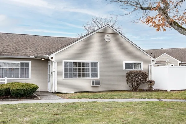 $234,900 | 76 Kelley Road, Unit 76, Chicopee, MA 01022