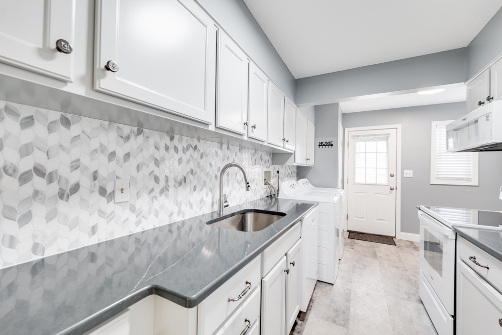 76 Kelley Road, Unit 76 Chicopee, MA 01022 - Photo 4 of 25