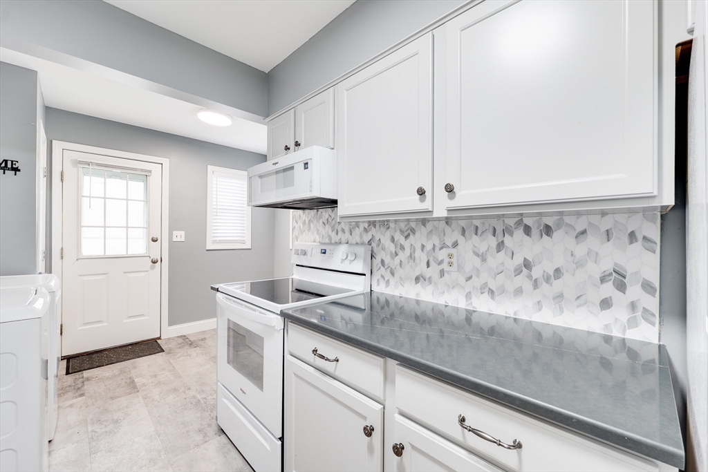 76 Kelley Road, Unit 76 Chicopee, MA 01022 - Photo 7 of 25