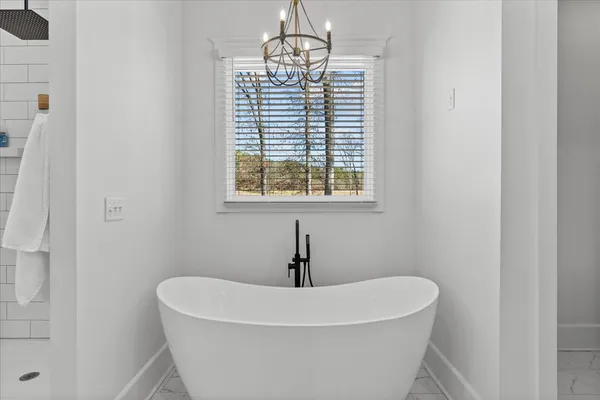 $1,050,000 | 835 Edgewater Way, Jasper, TN 37347