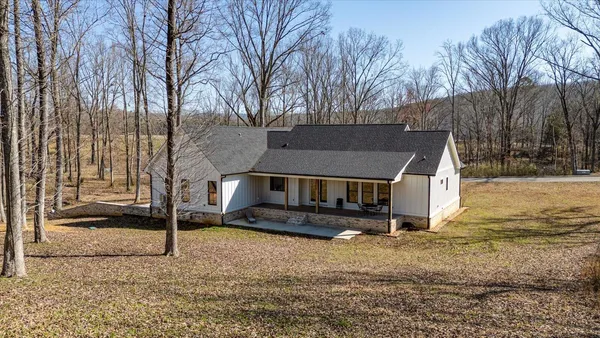 $1,050,000 | 835 Edgewater Way, Jasper, TN 37347