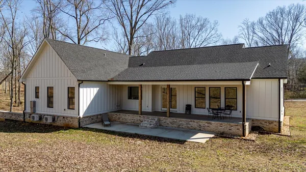 $1,050,000 | 835 Edgewater Way, Jasper, TN 37347