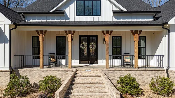 $1,050,000 | 835 Edgewater Way, Jasper, TN 37347