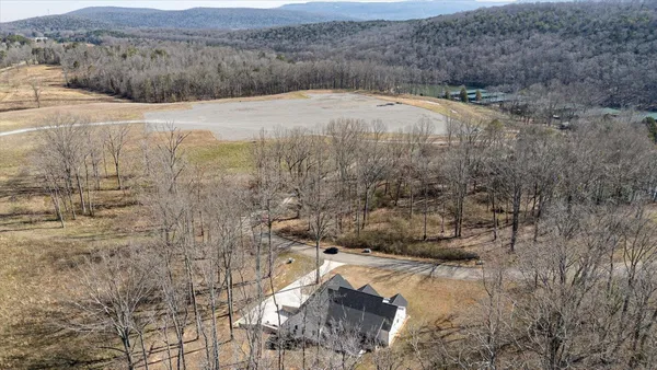$1,050,000 | 835 Edgewater Way, Jasper, TN 37347