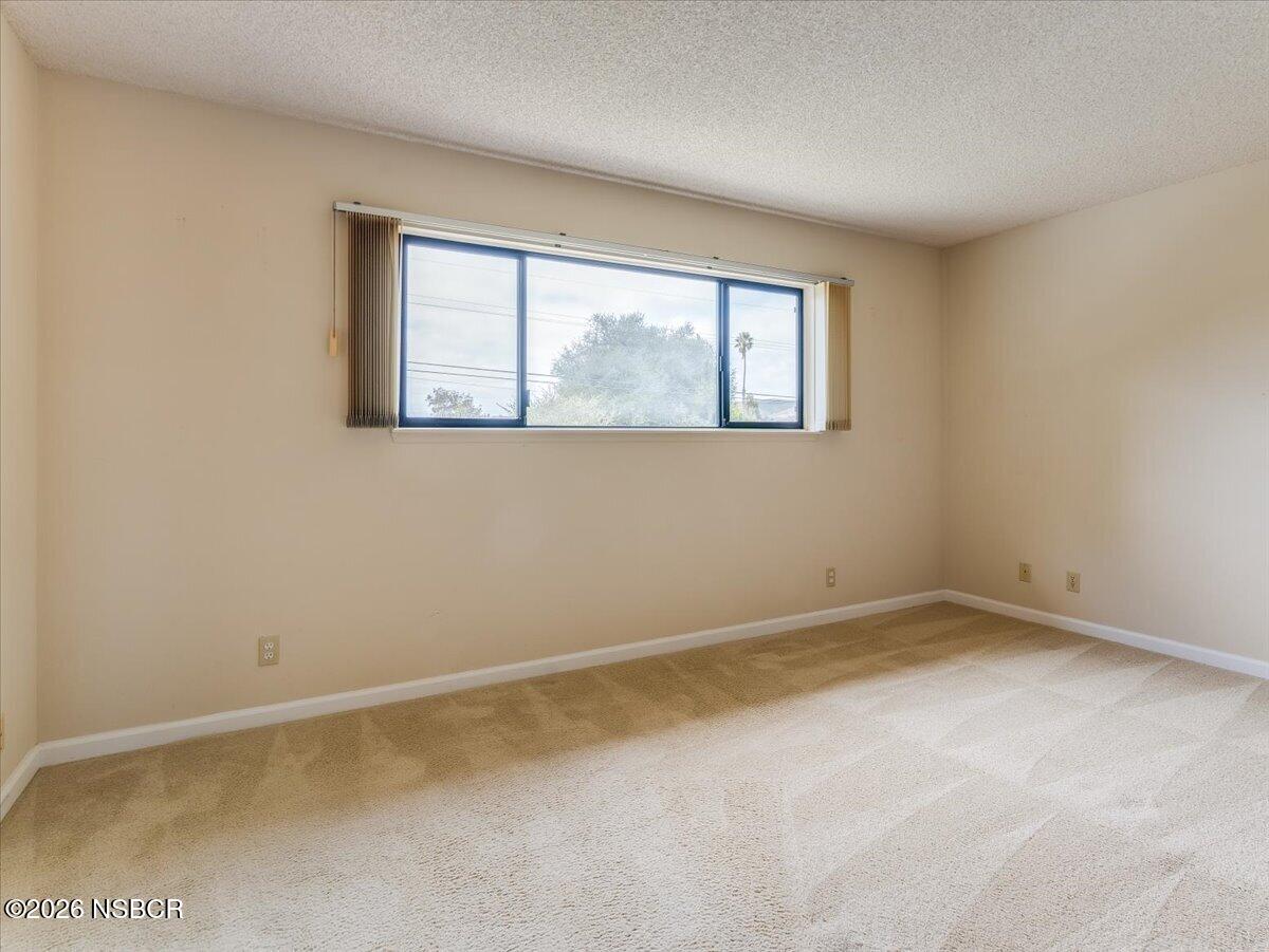 360 Tallyho Road Santa Maria, CA 93455 - Photo 39 of 72 an empty room with a window
