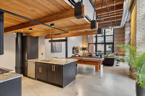 $550,000 | 406 Wacouta Street, Unit 108, St. Paul, MN 55101