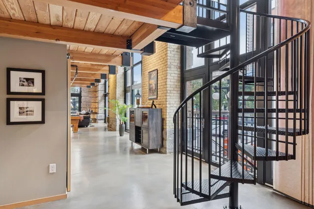 $550,000 | 406 Wacouta Street, Unit 108, St. Paul, MN 55101