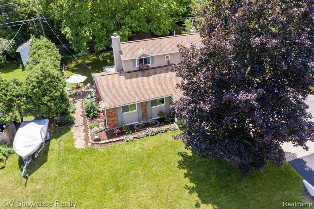 465 Penny Lake Road Wolverine Lake, MI 48390 - Photo 6 of 52