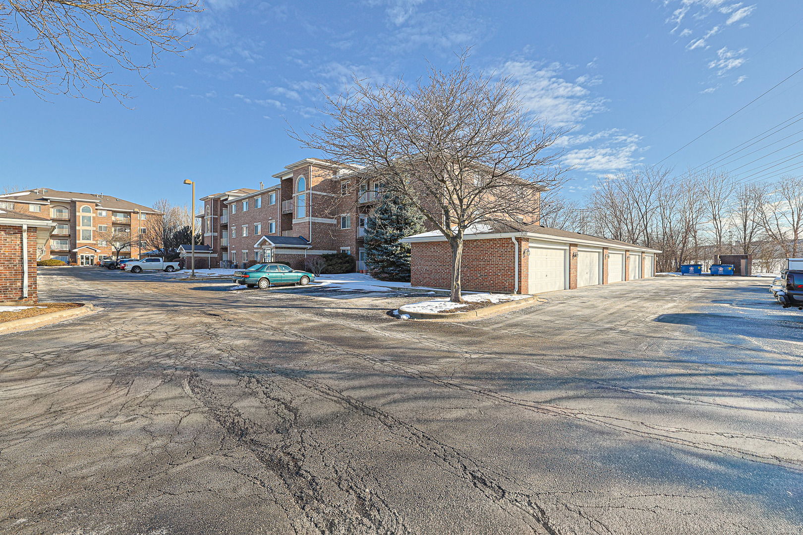 881 North Swift Road, Unit 206 Addison, IL 60101 - Photo 2 of 25