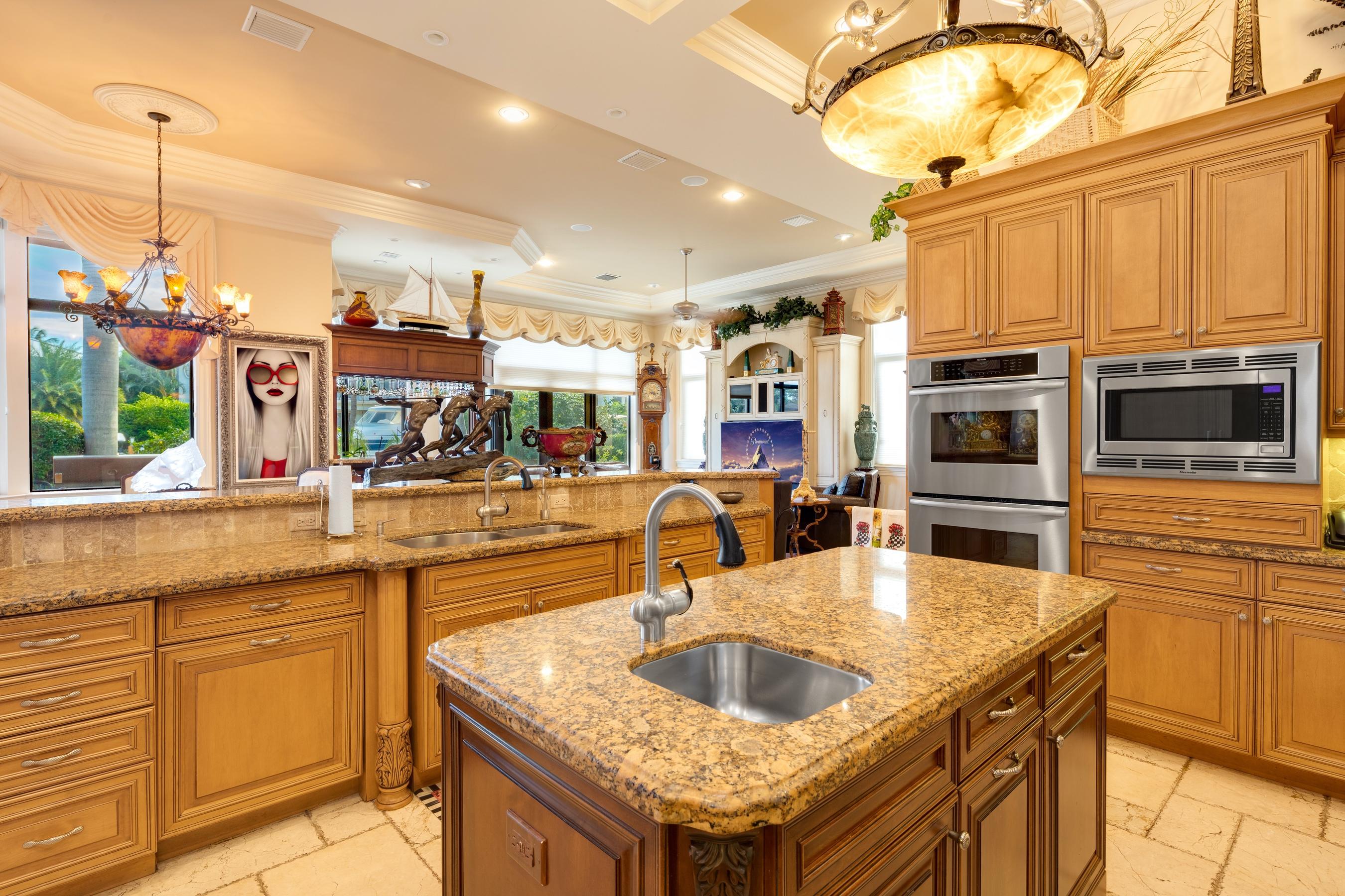 2324 Northeast 28th Street Lighthouse Point, FL 33064 - Photo 16 of 51 Kitchen 3