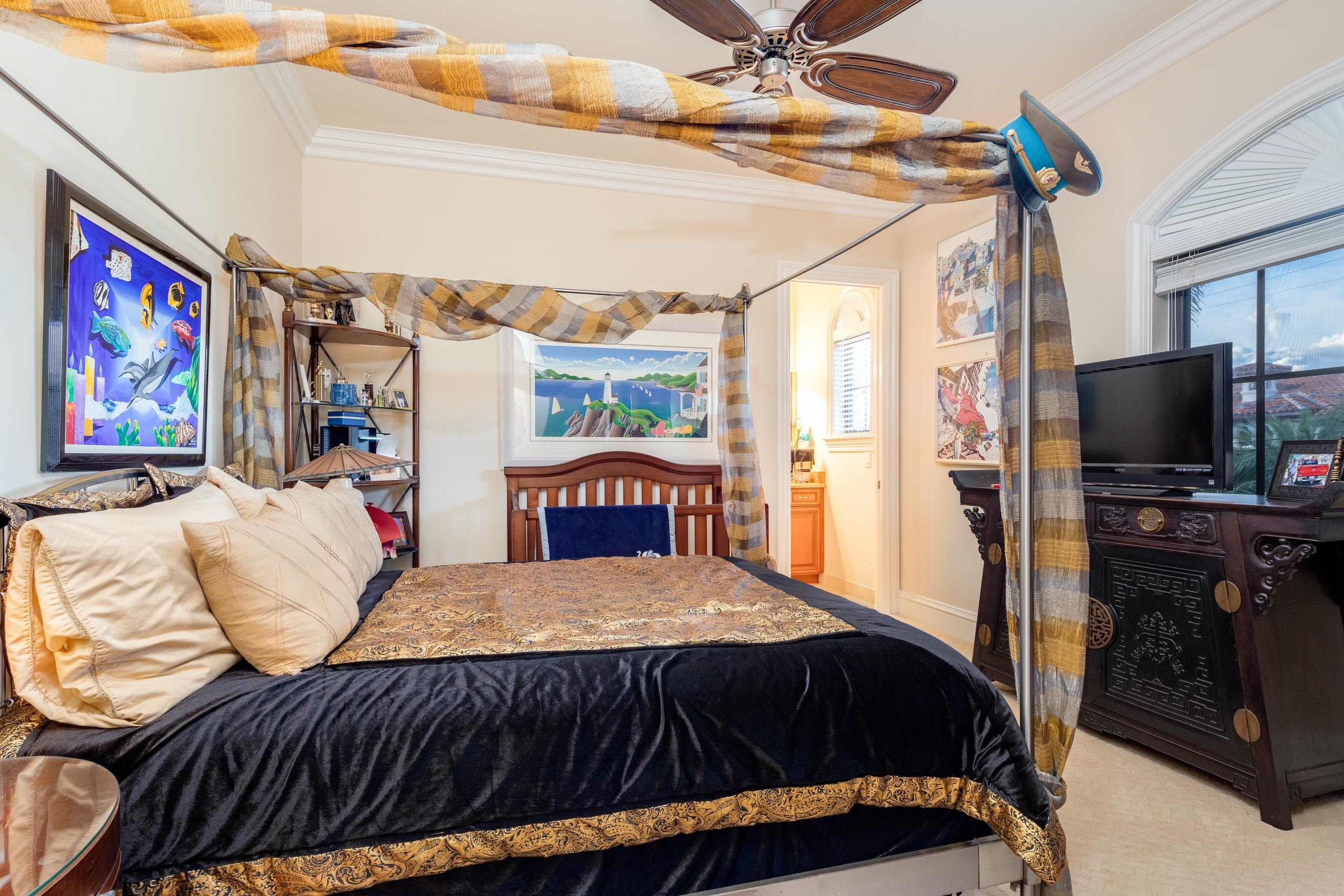 2324 Northeast 28th Street Lighthouse Point, FL 33064 - Photo 29 of 51 Guest Bed 1