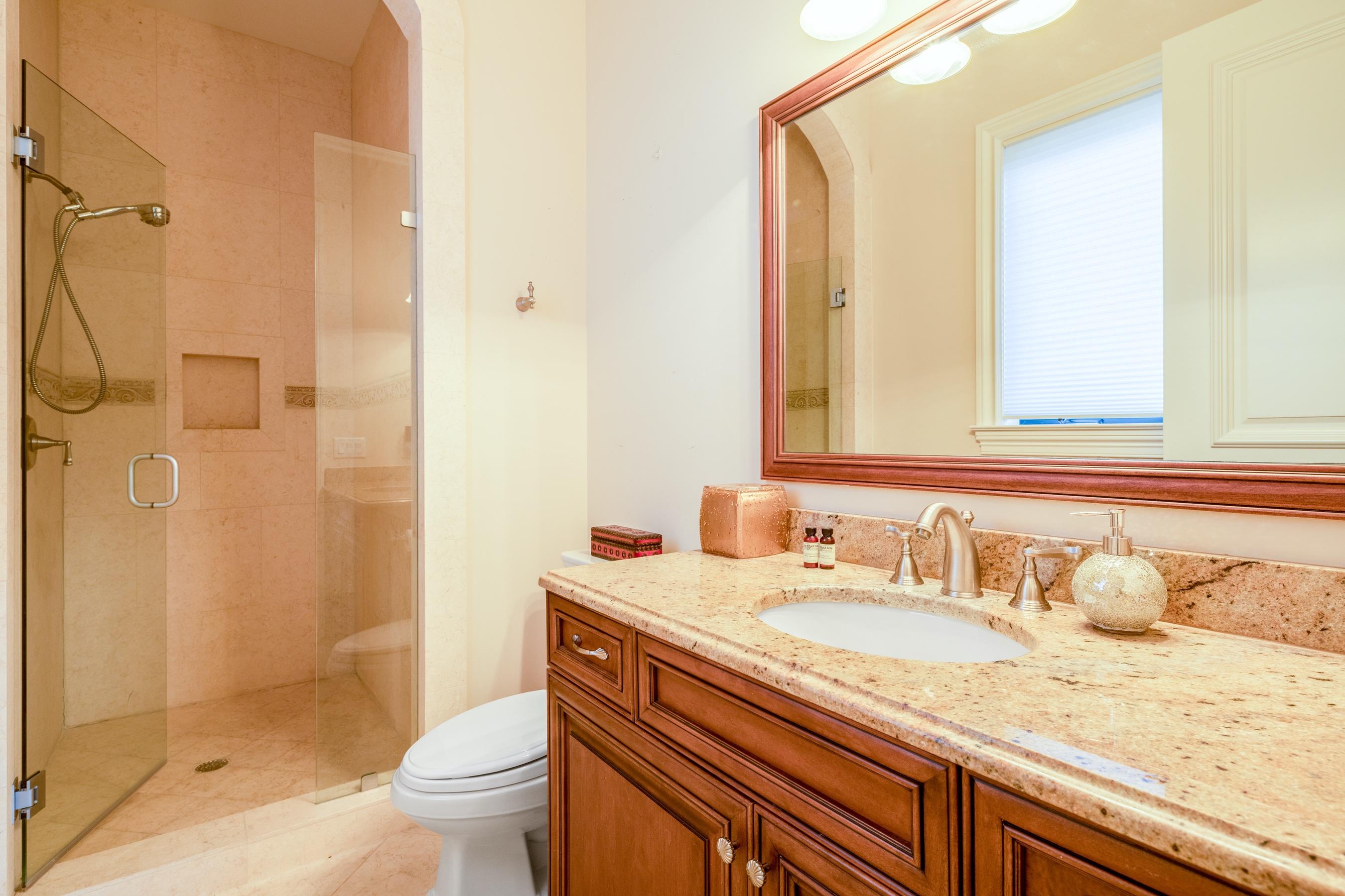 2324 Northeast 28th Street Lighthouse Point, FL 33064 - Photo 32 of 51 Guest Bath 2