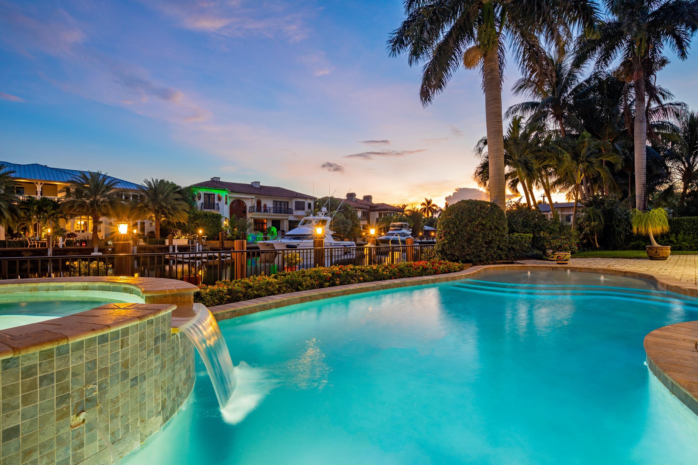 2324 Northeast 28th Street Lighthouse Point, FL 33064 - Photo 6 of 51 Twilight 7