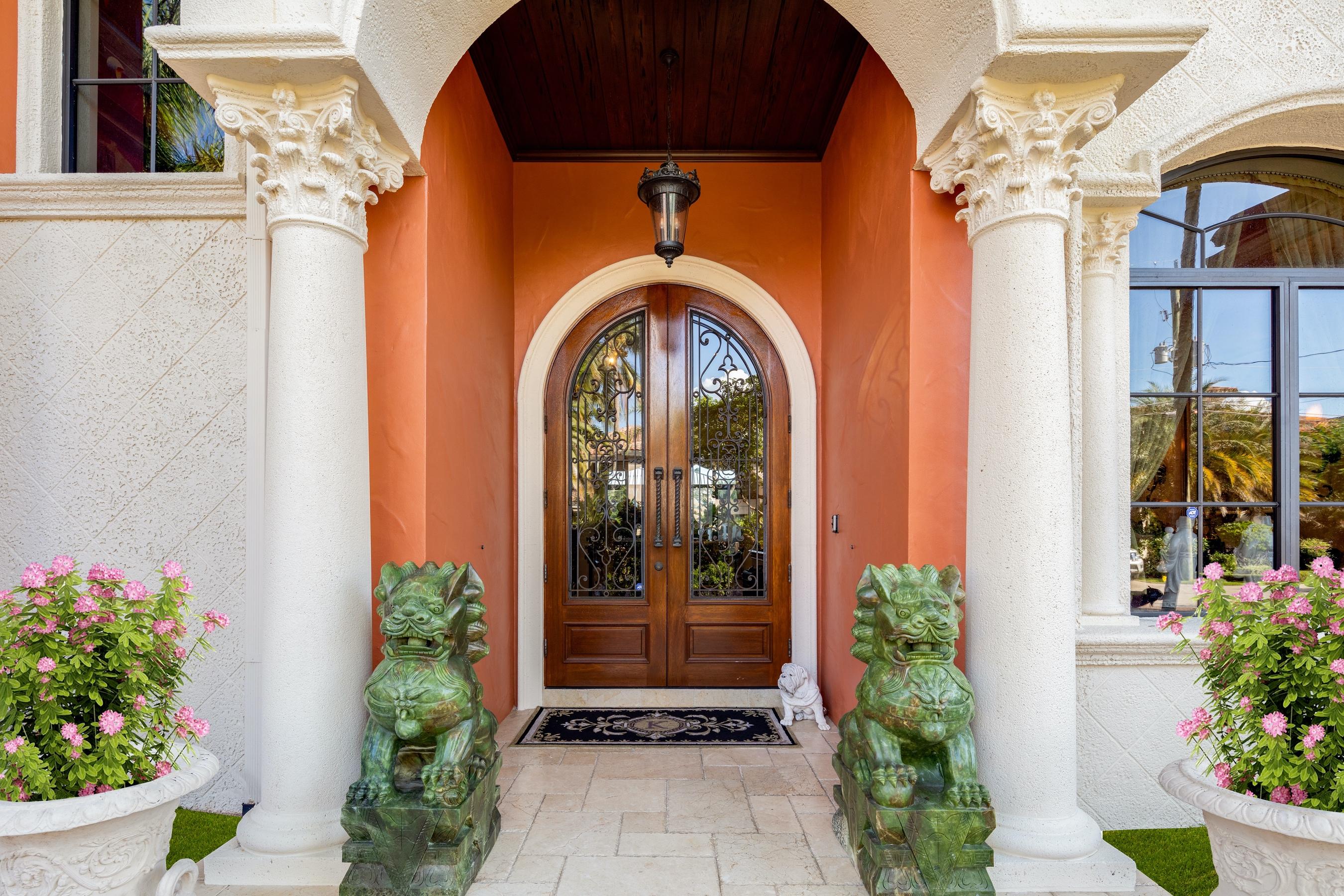 2324 Northeast 28th Street Lighthouse Point, FL 33064 - Photo 8 of 51 Front 1