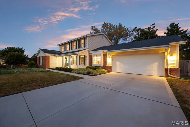 $699,900 | 1870 Buckington Drive, Chesterfield, MO 63017