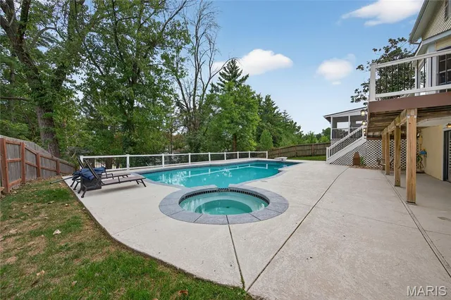 $699,900 | 1870 Buckington Drive, Chesterfield, MO 63017