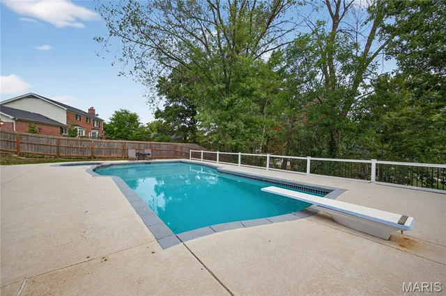 $699,900 | 1870 Buckington Drive, Chesterfield, MO 63017