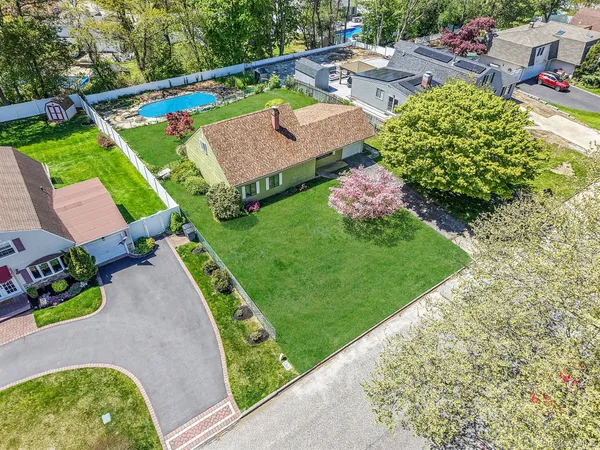 $585,000 | 88 Matsunaye Drive, Medford, NY 11763