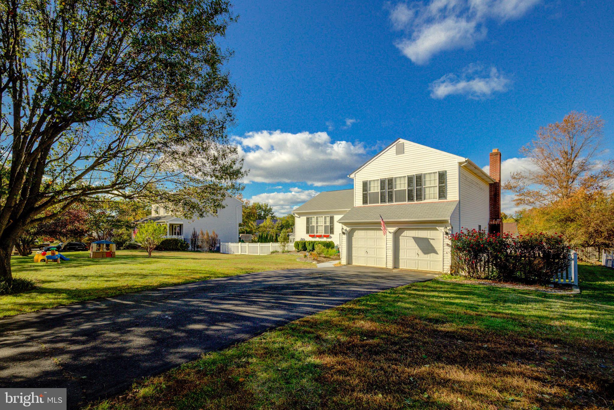 253 Choptank Road Stafford, VA 22556 - Photo 2 of 38 Spacious Yard, 4 levels