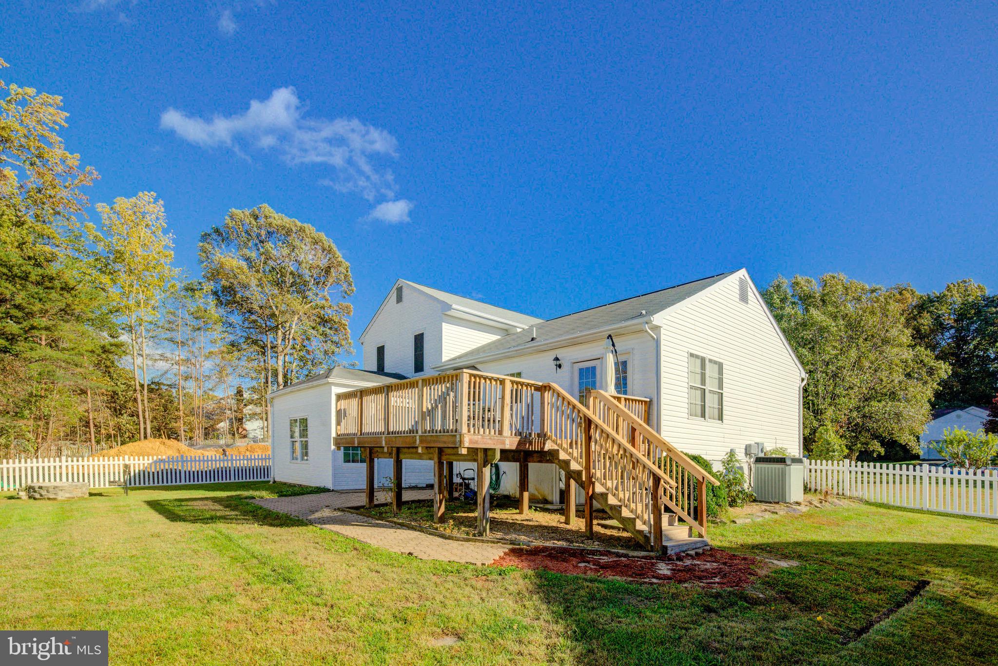 253 Choptank Road Stafford, VA 22556 - Photo 4 of 38 Entertainment Deck