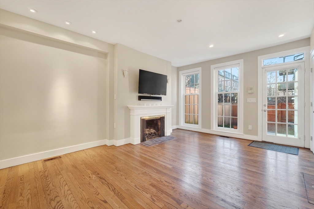 42 Clarendon Street, Unit 1 Boston, MA 02116 - Photo 8 of 26