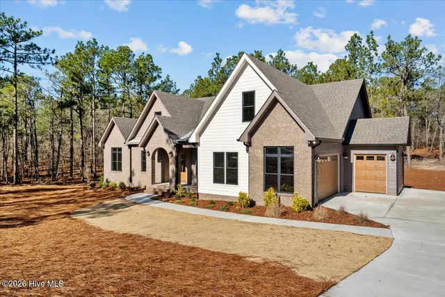 $920,000 | 170 Sugar Sand Lane, West End, NC 27376