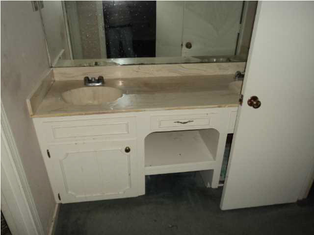 5129 Forest Hill Road Byram, MS 39272 - Photo 18 of 19 Full bathroom 2