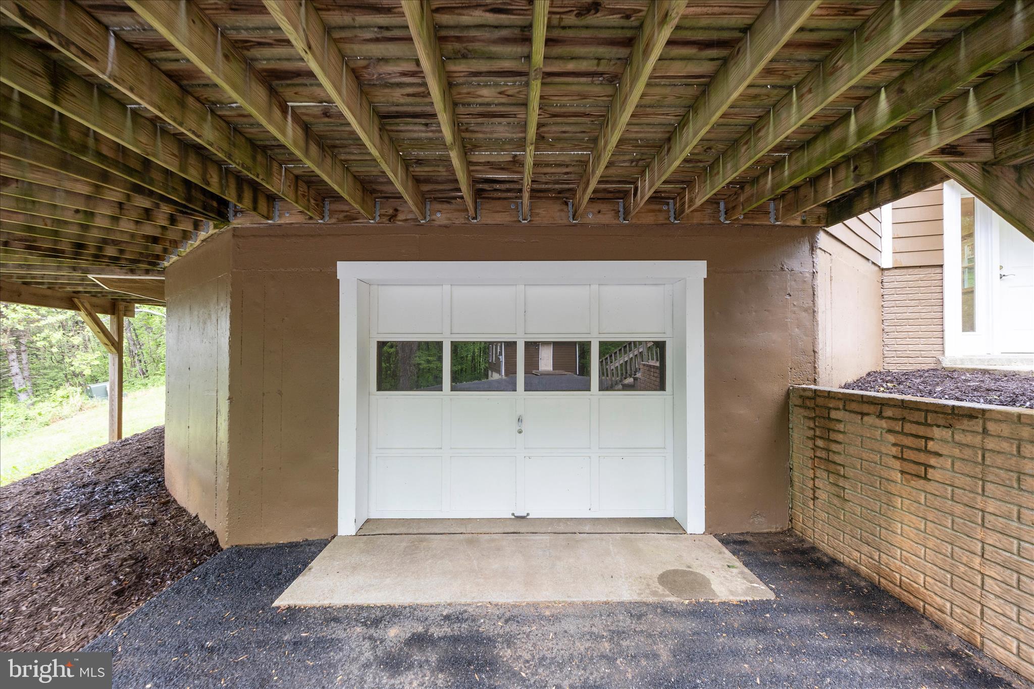 2813 Fry Road Jefferson, MD 21755 - Photo 41 of 51 Garage