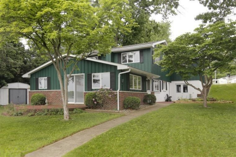 19530 Lakeshore Drive Three Rivers, MI 49093 - Photo 1 of 28 Primary Photo