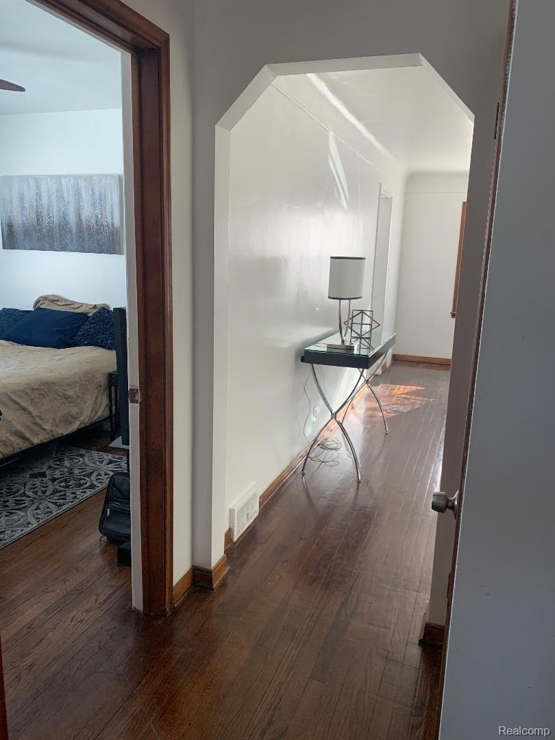 17594 Evergreen Road Detroit, MI 48219 - Photo 8 of 19 Hallway.jpg
