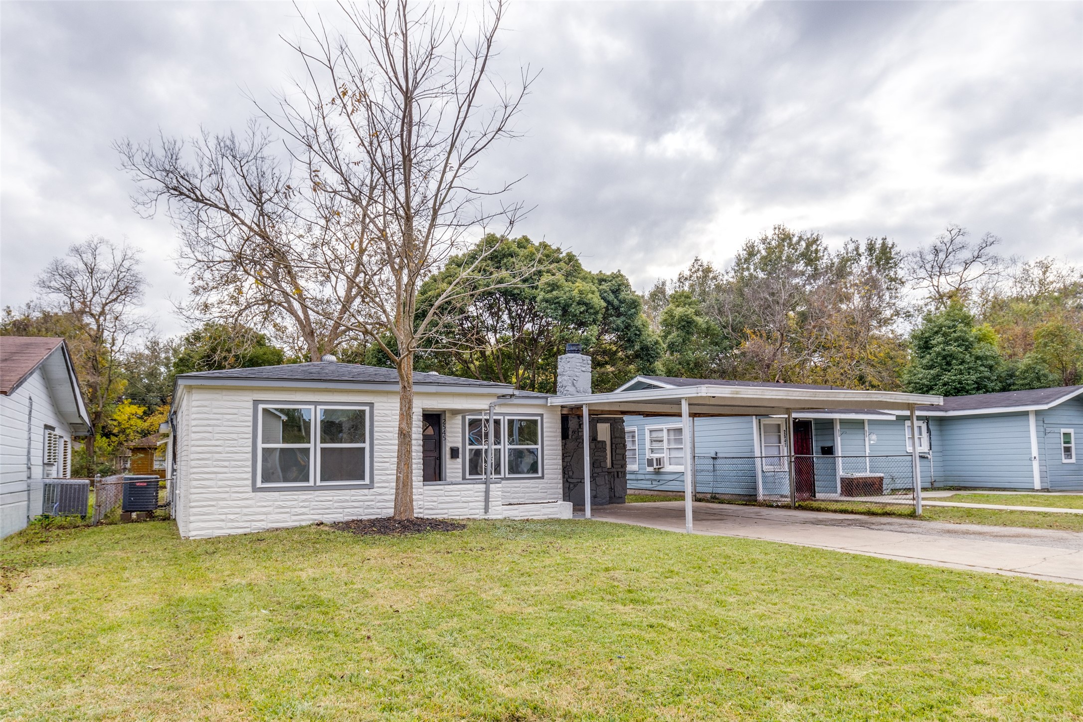 2545 Jackson La Marque, TX 77568 - Photo 2 of 30 a swimming pool with outdoor seating and yard